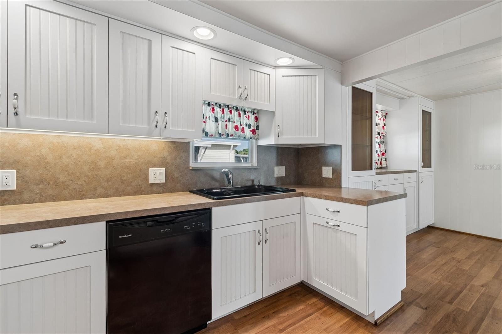 Image 10 of 69 For 12651 Seminole Boulevard 15i