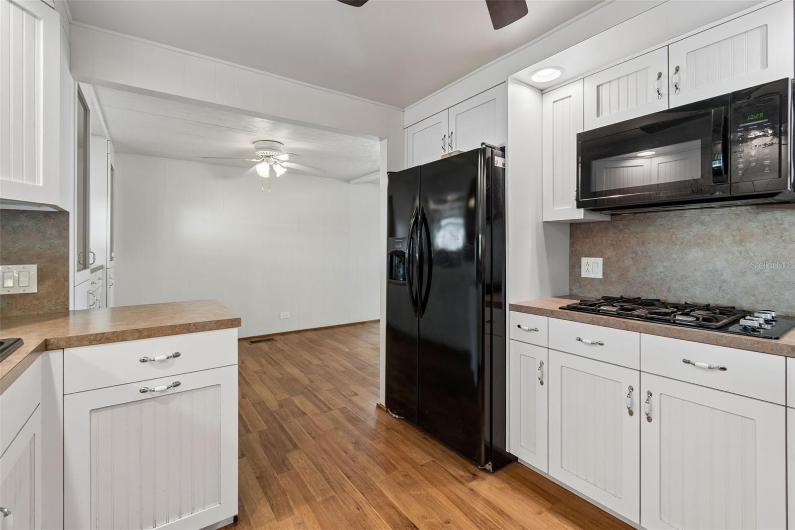 Image 11 of 69 For 12651 Seminole Boulevard 15i