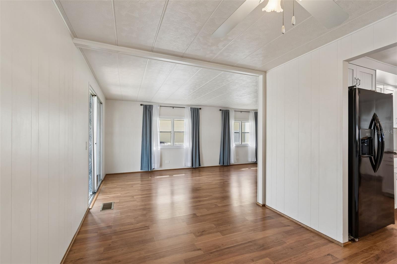 Image 13 of 69 For 12651 Seminole Boulevard 15i