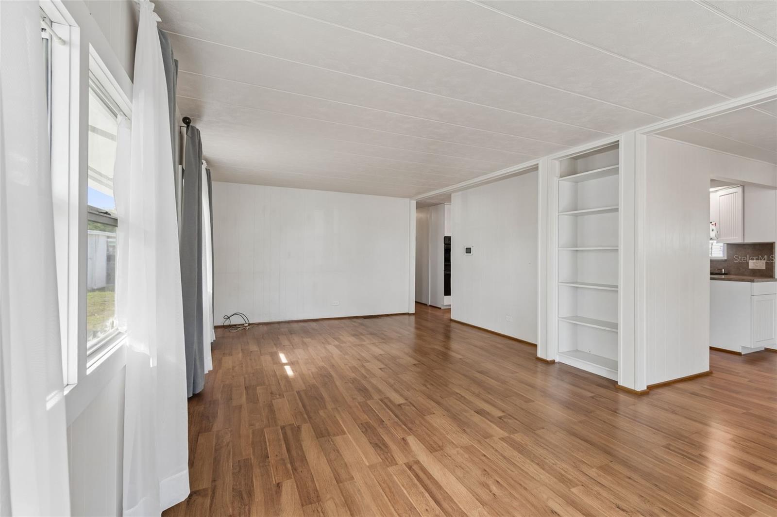 Image 17 of 69 For 12651 Seminole Boulevard 15i