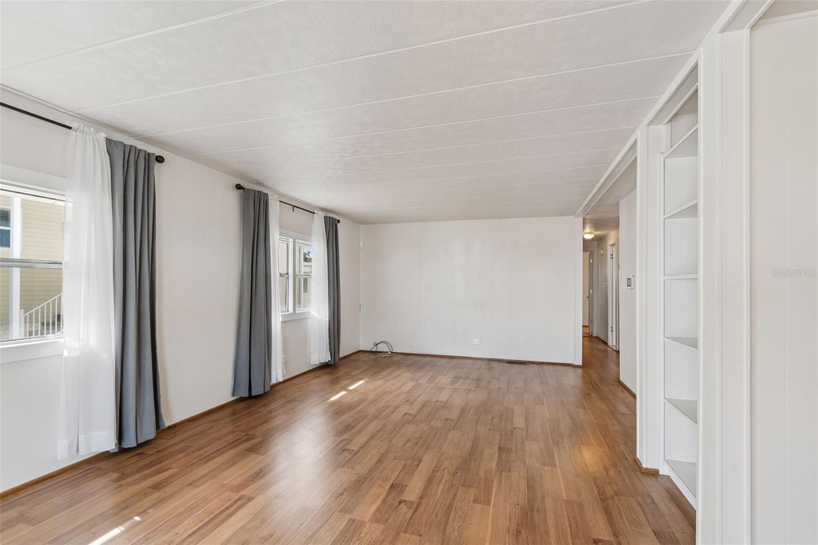 Image 19 of 69 For 12651 Seminole Boulevard 15i