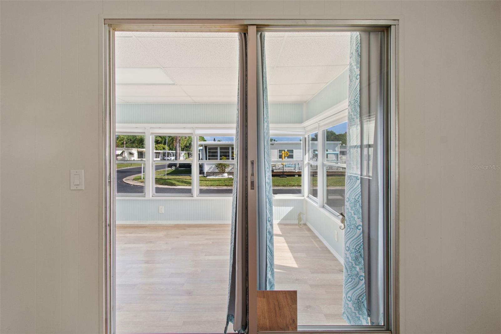 Image 23 of 69 For 12651 Seminole Boulevard 15i