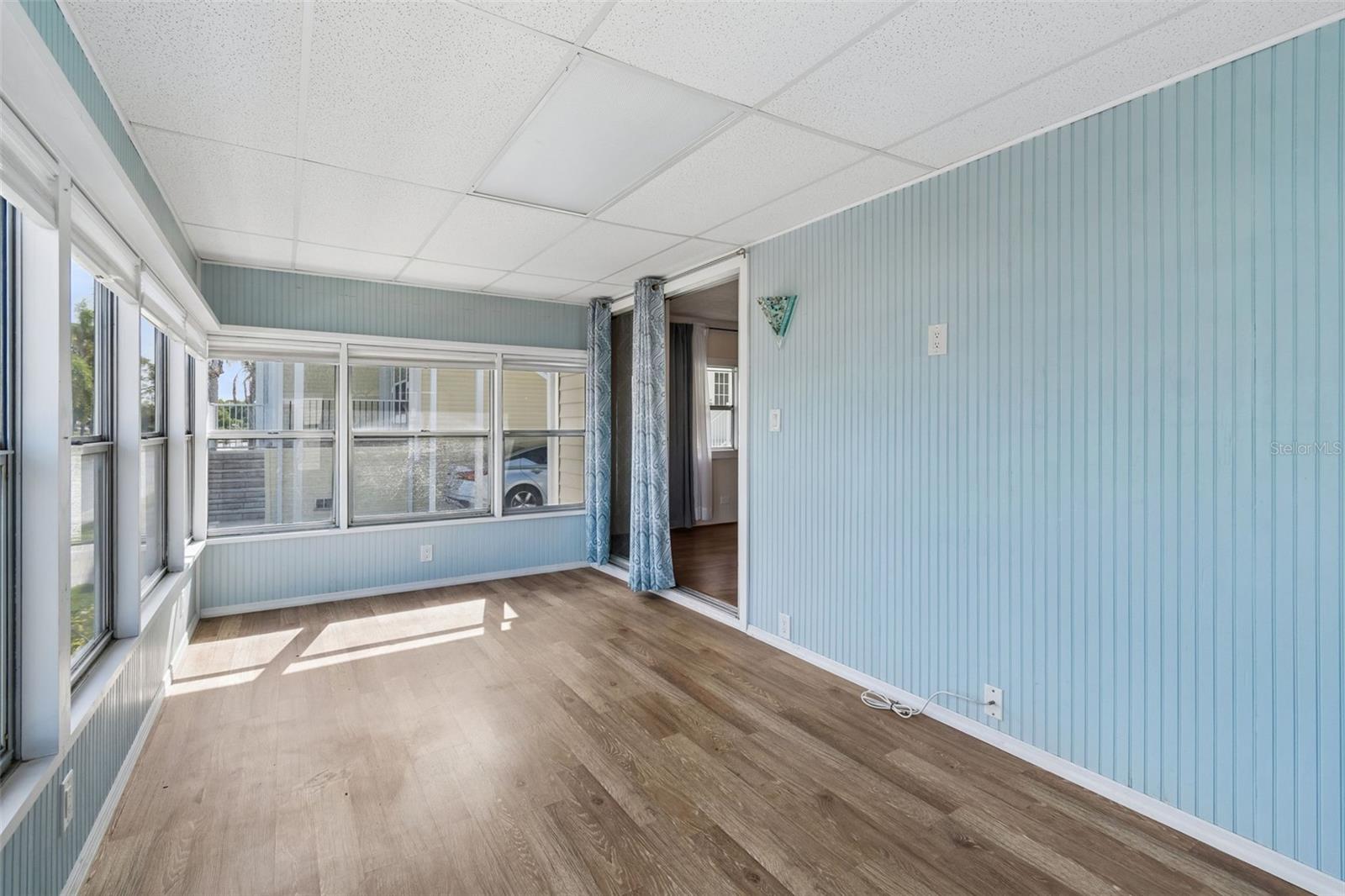 Image 26 of 69 For 12651 Seminole Boulevard 15i