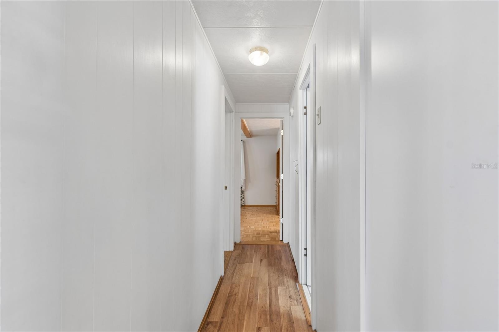 Image 30 of 69 For 12651 Seminole Boulevard 15i