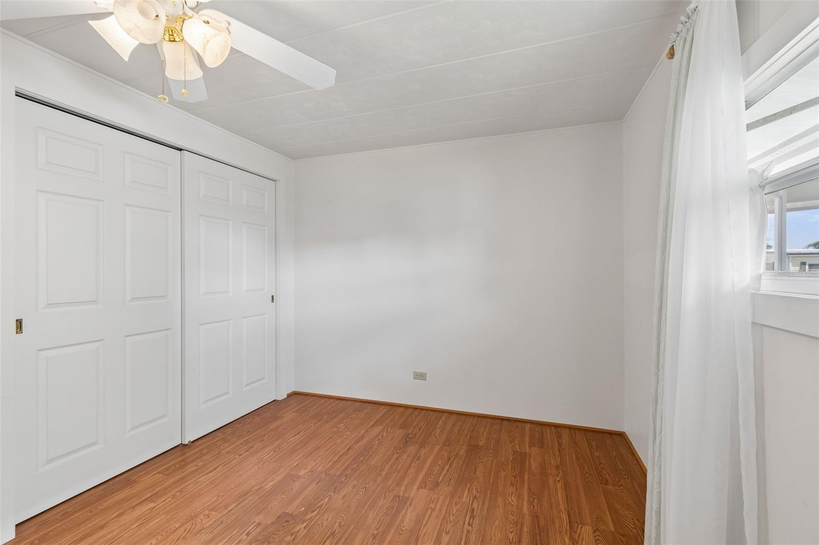 Image 34 of 69 For 12651 Seminole Boulevard 15i