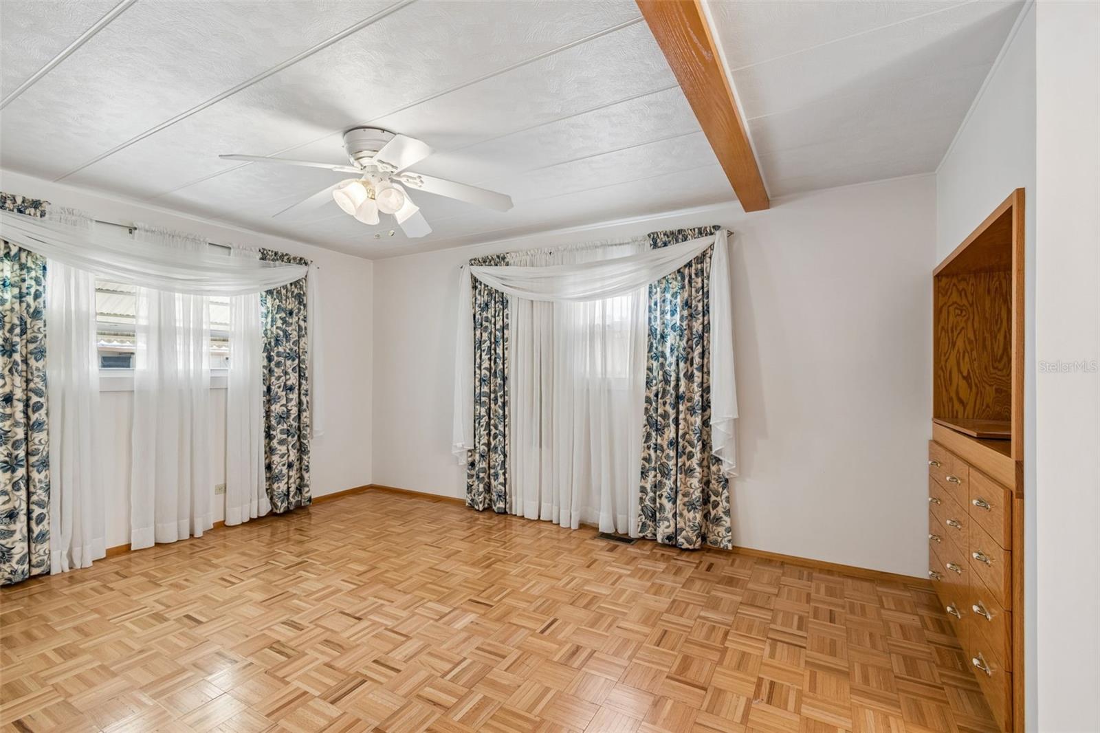 Image 37 of 69 For 12651 Seminole Boulevard 15i