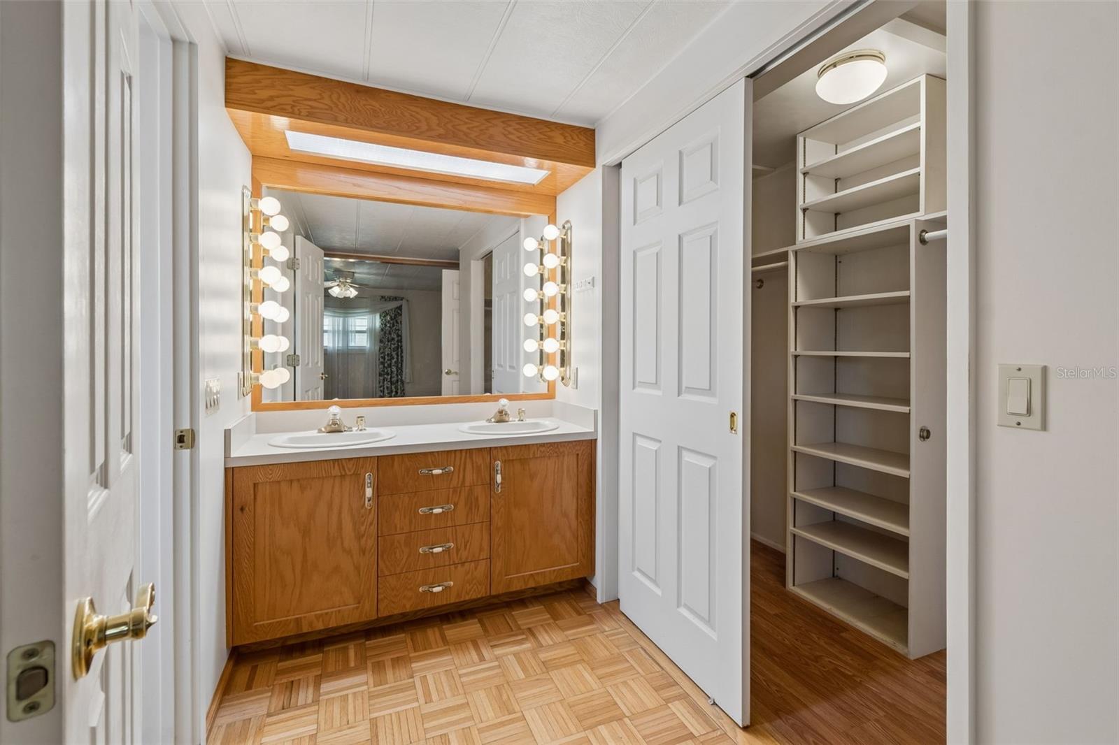 Image 41 of 69 For 12651 Seminole Boulevard 15i