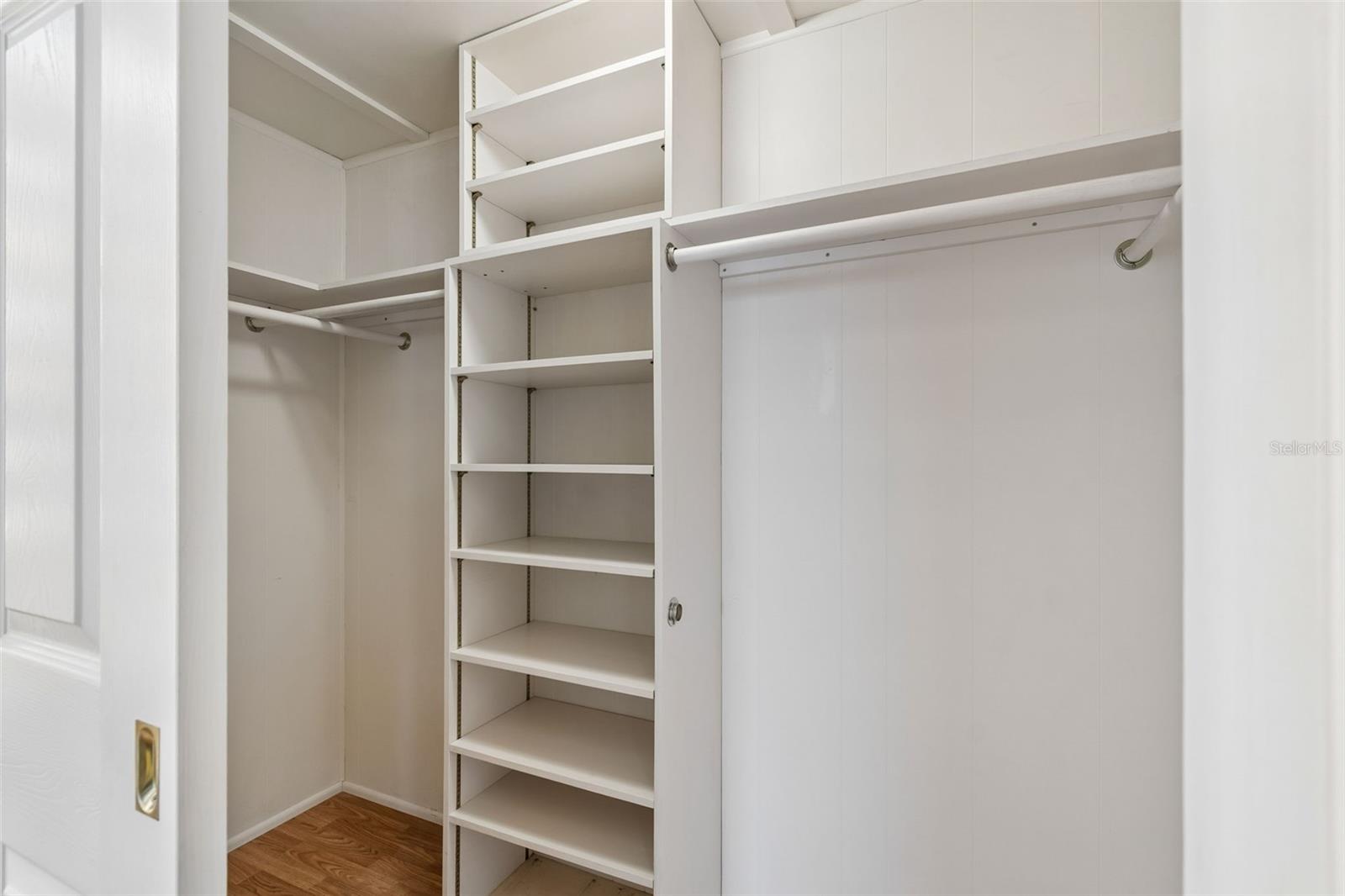 Image 42 of 69 For 12651 Seminole Boulevard 15i