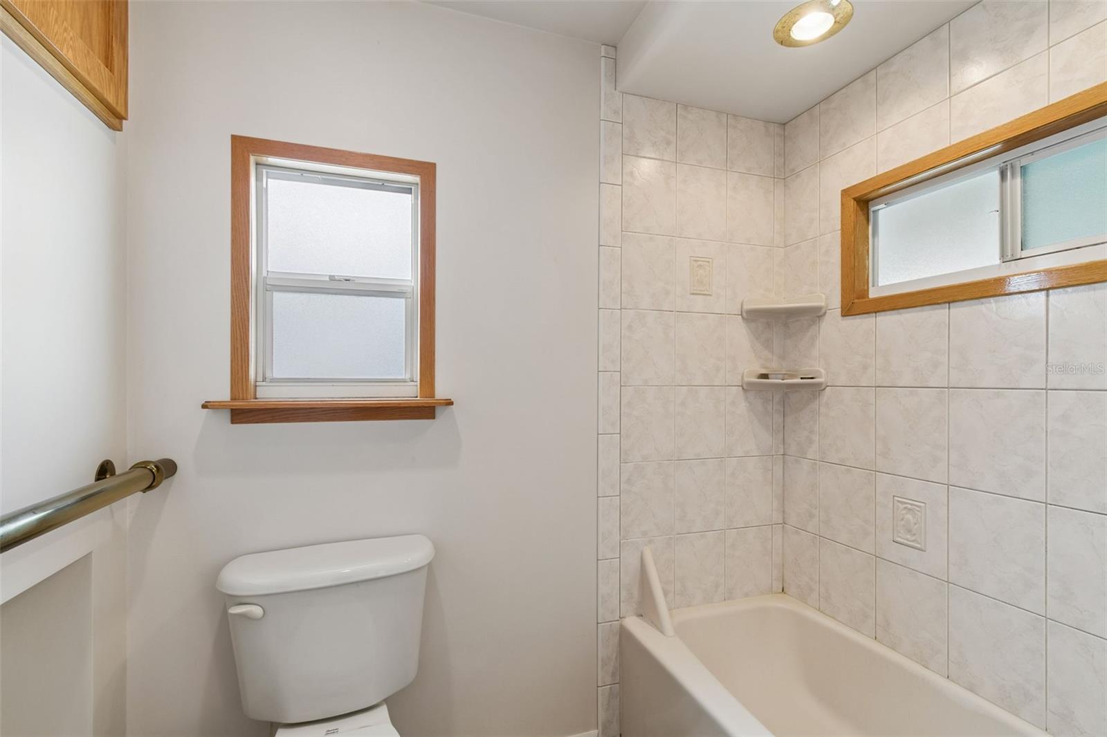 Image 44 of 69 For 12651 Seminole Boulevard 15i