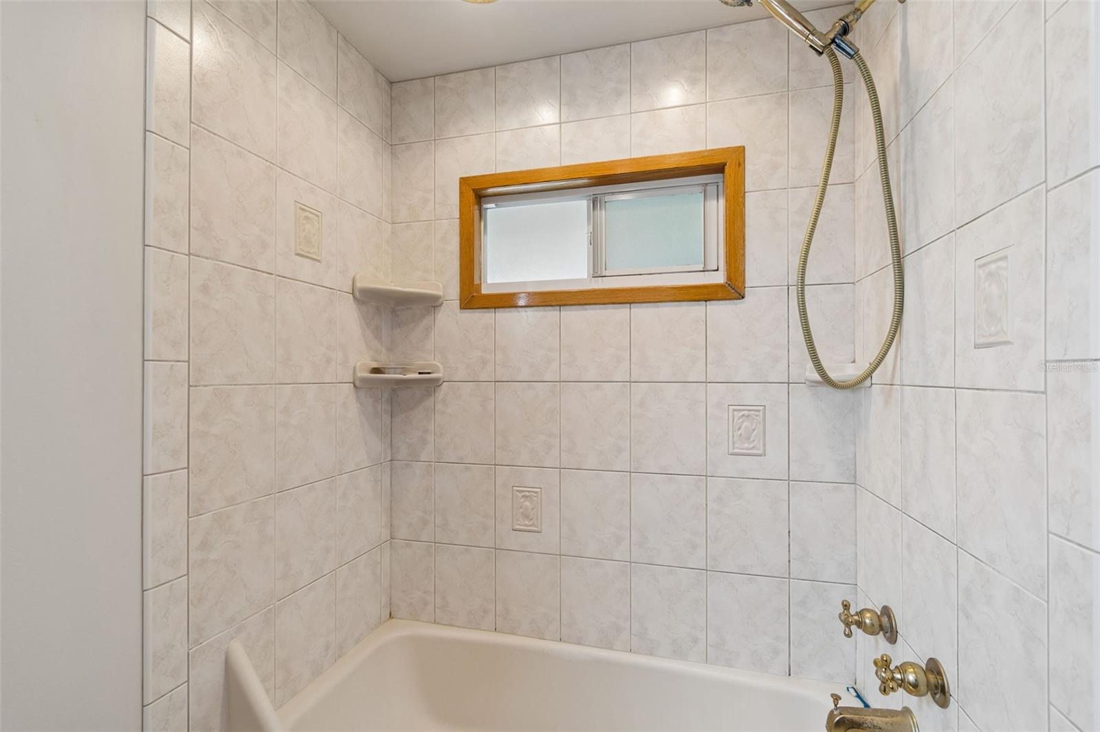 Image 45 of 69 For 12651 Seminole Boulevard 15i