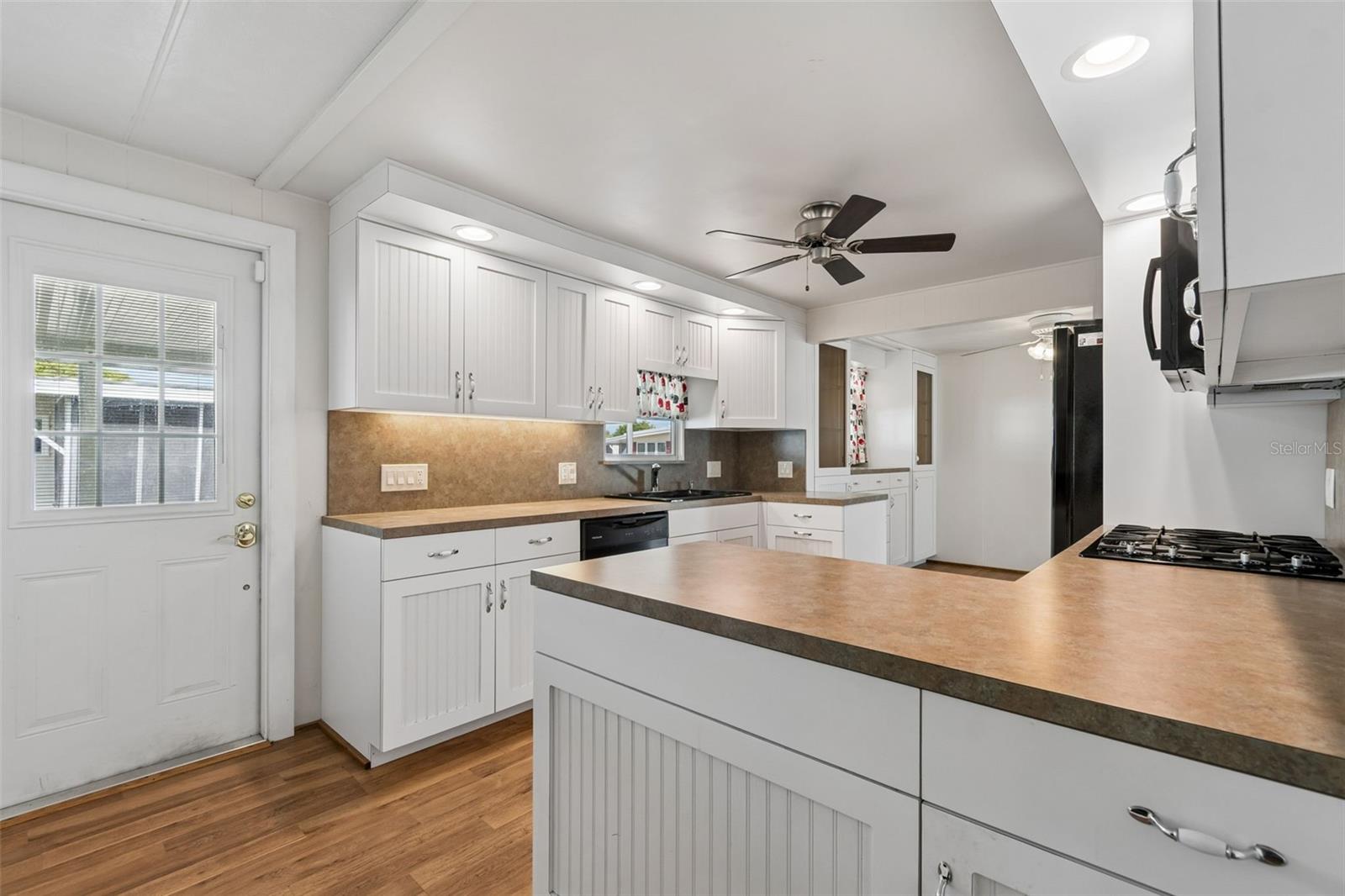 Image 5 of 69 For 12651 Seminole Boulevard 15i