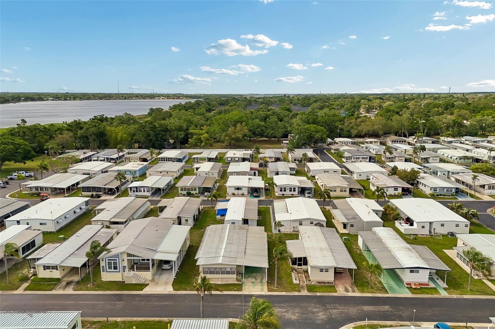 Image 51 of 69 For 12651 Seminole Boulevard 15i