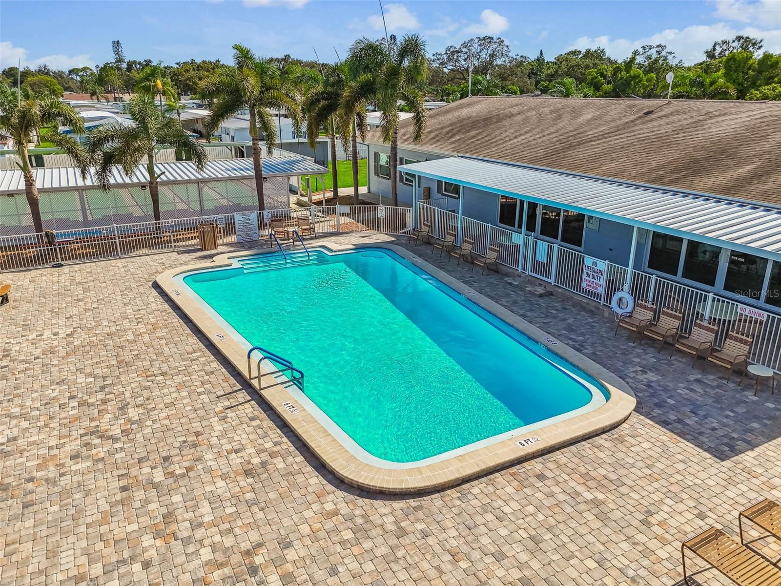 Image 59 of 69 For 12651 Seminole Boulevard 15i