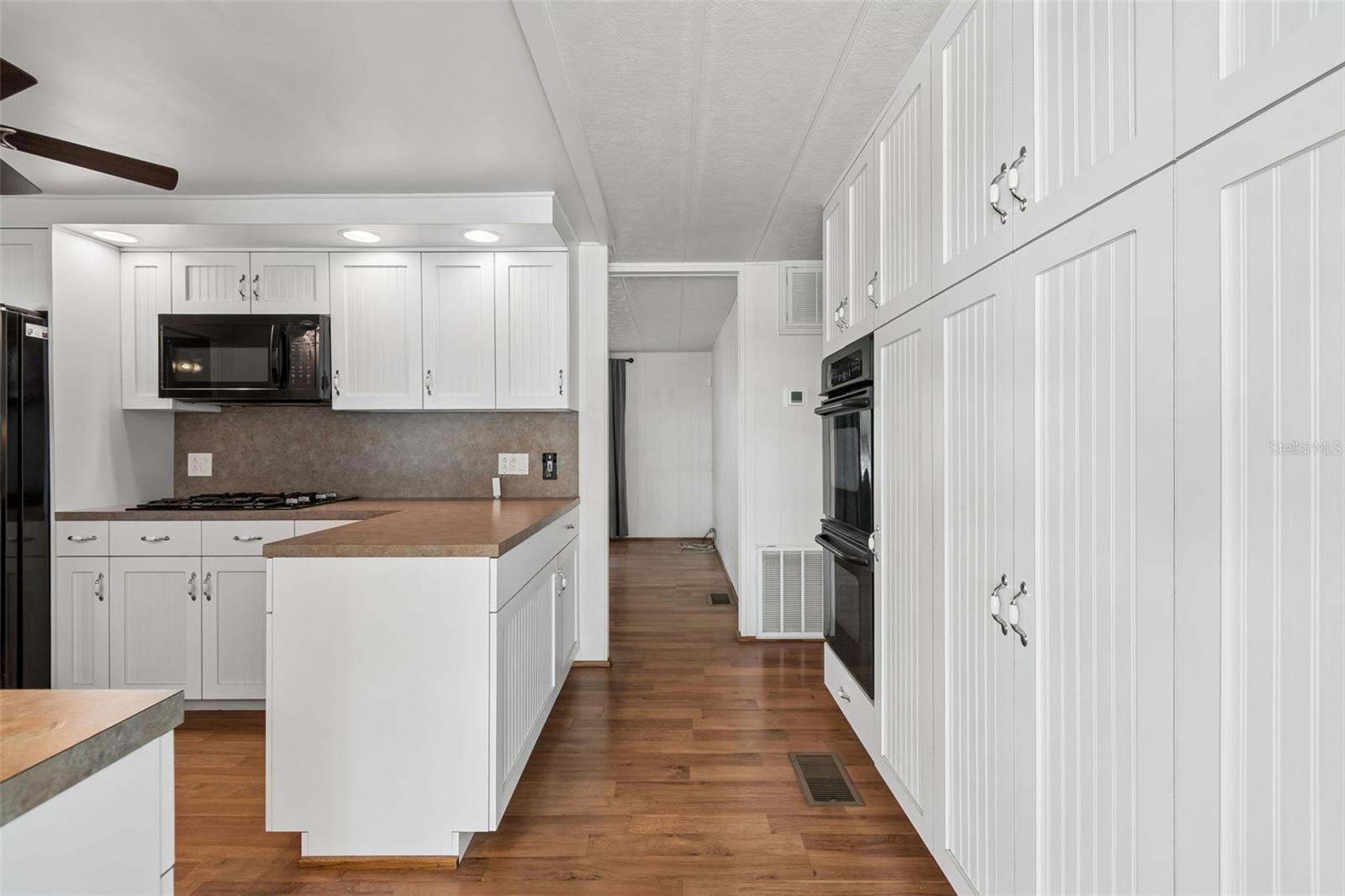 Image 6 of 69 For 12651 Seminole Boulevard 15i