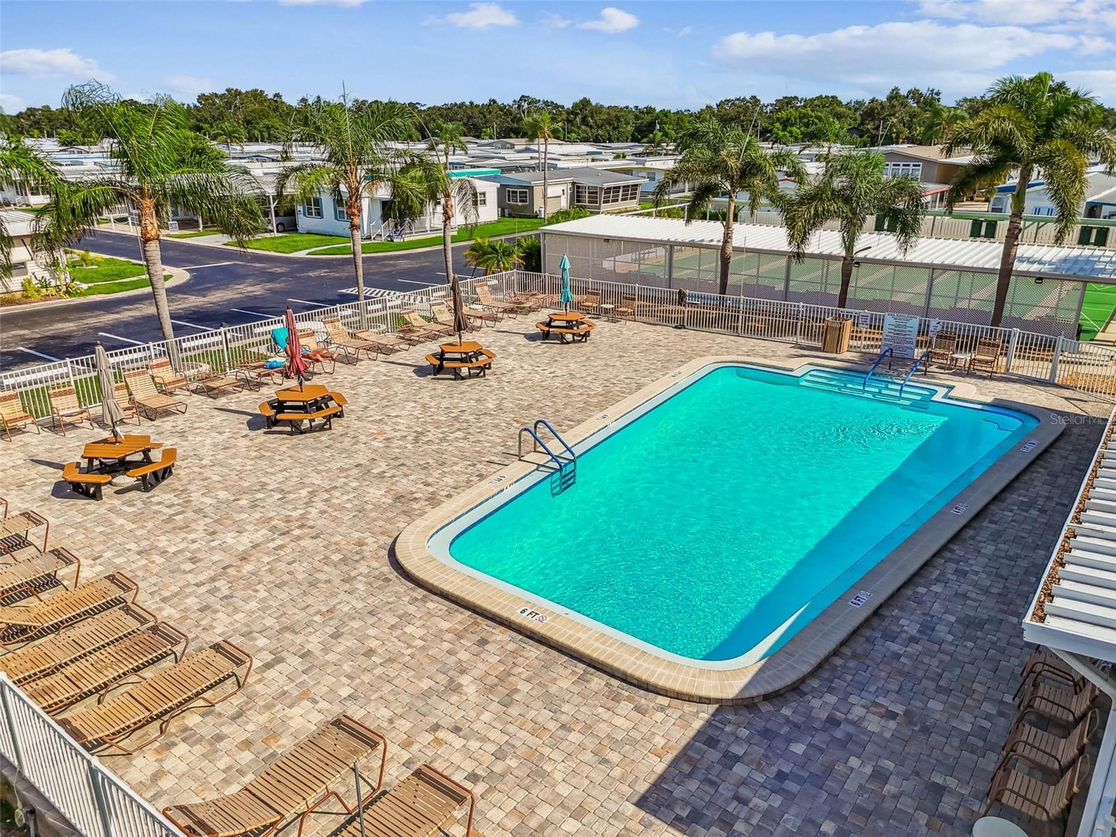 Image 60 of 69 For 12651 Seminole Boulevard 15i