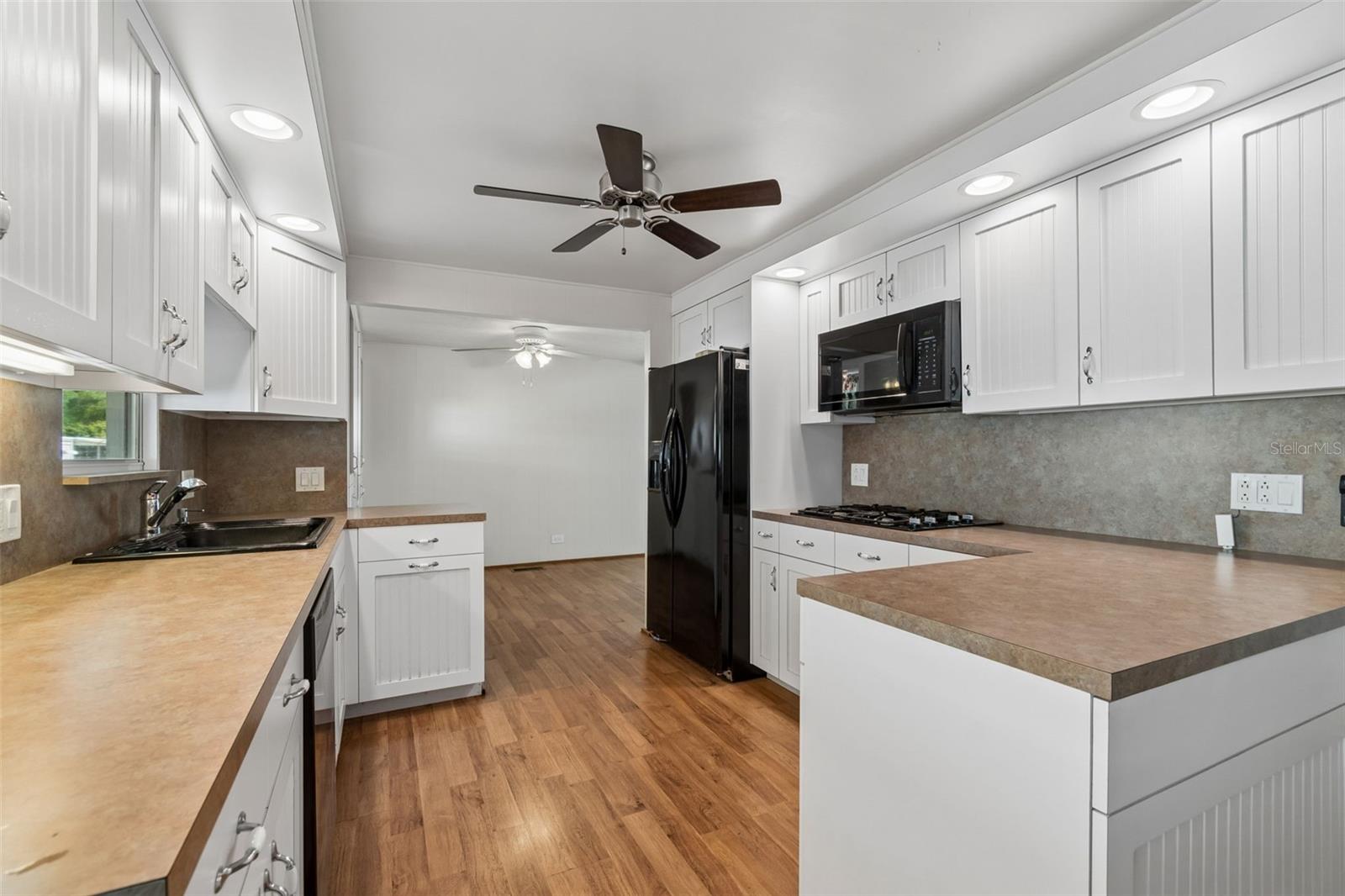 Image 7 of 69 For 12651 Seminole Boulevard 15i