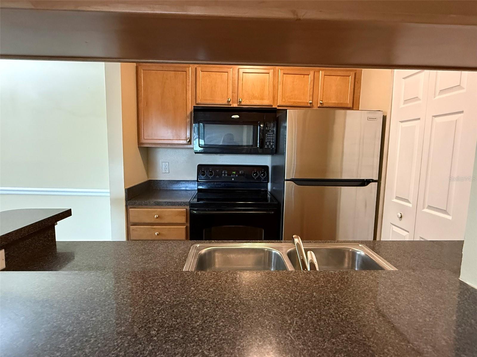 Image 11 of 29 For 221 Lake Brook Circle 203