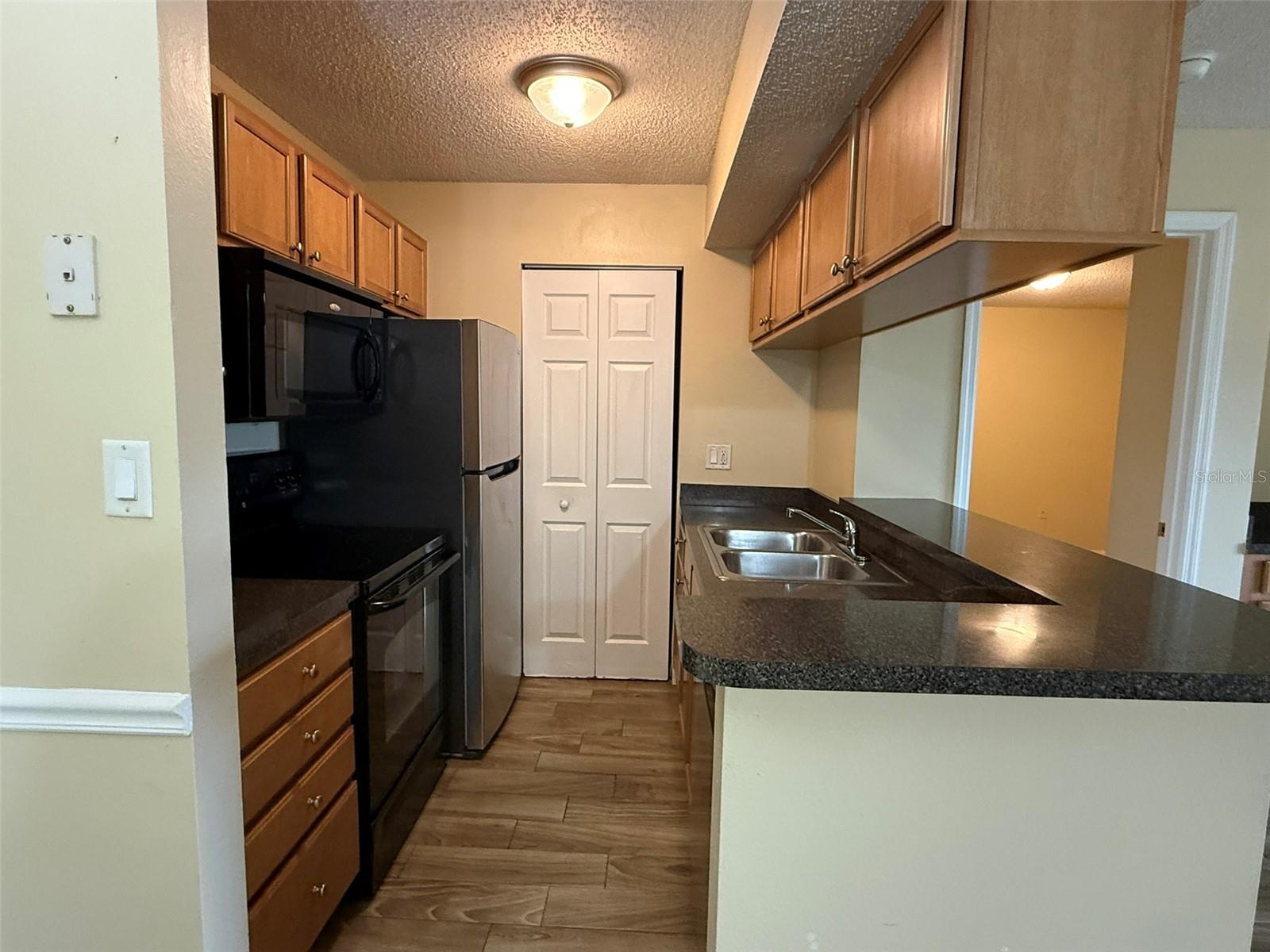 Image 19 of 29 For 221 Lake Brook Circle 203