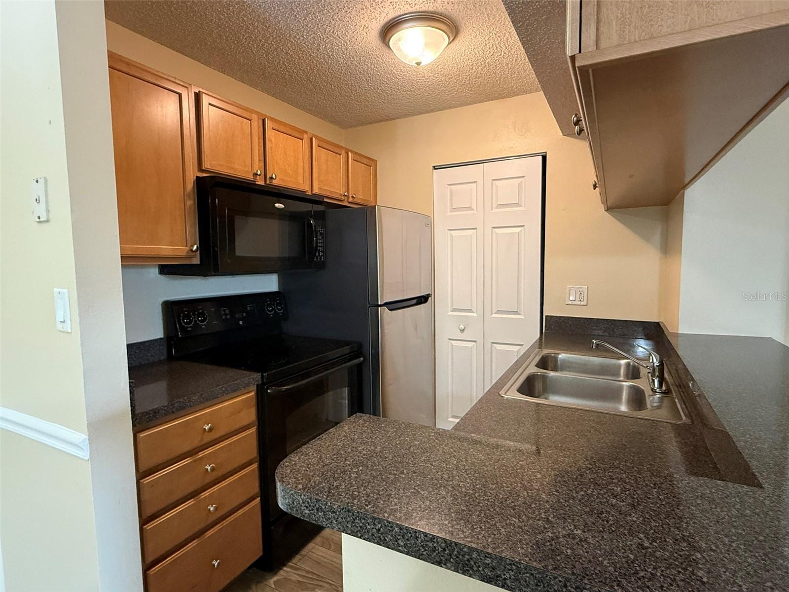 Image 20 of 29 For 221 Lake Brook Circle 203