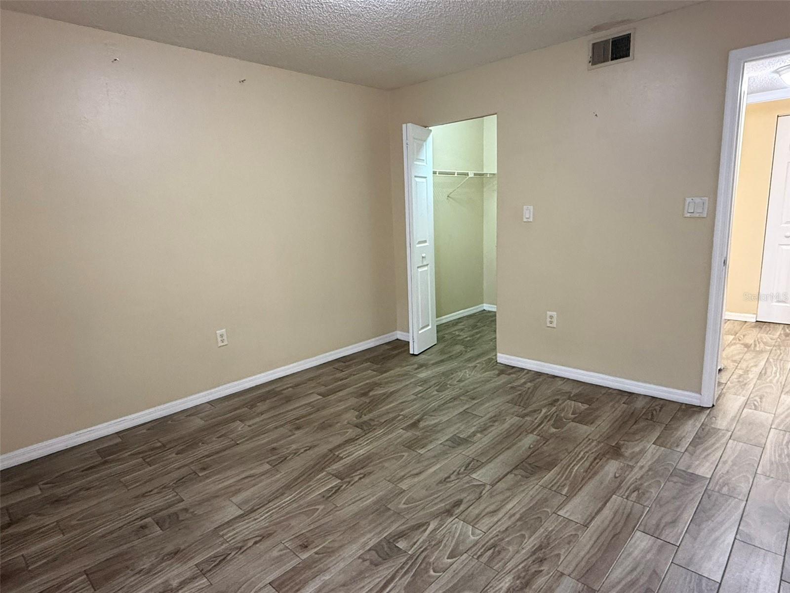 Image 26 of 29 For 221 Lake Brook Circle 203