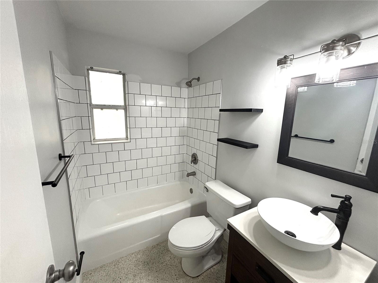 Image 14 of 18 For 2035 36th Avenue N