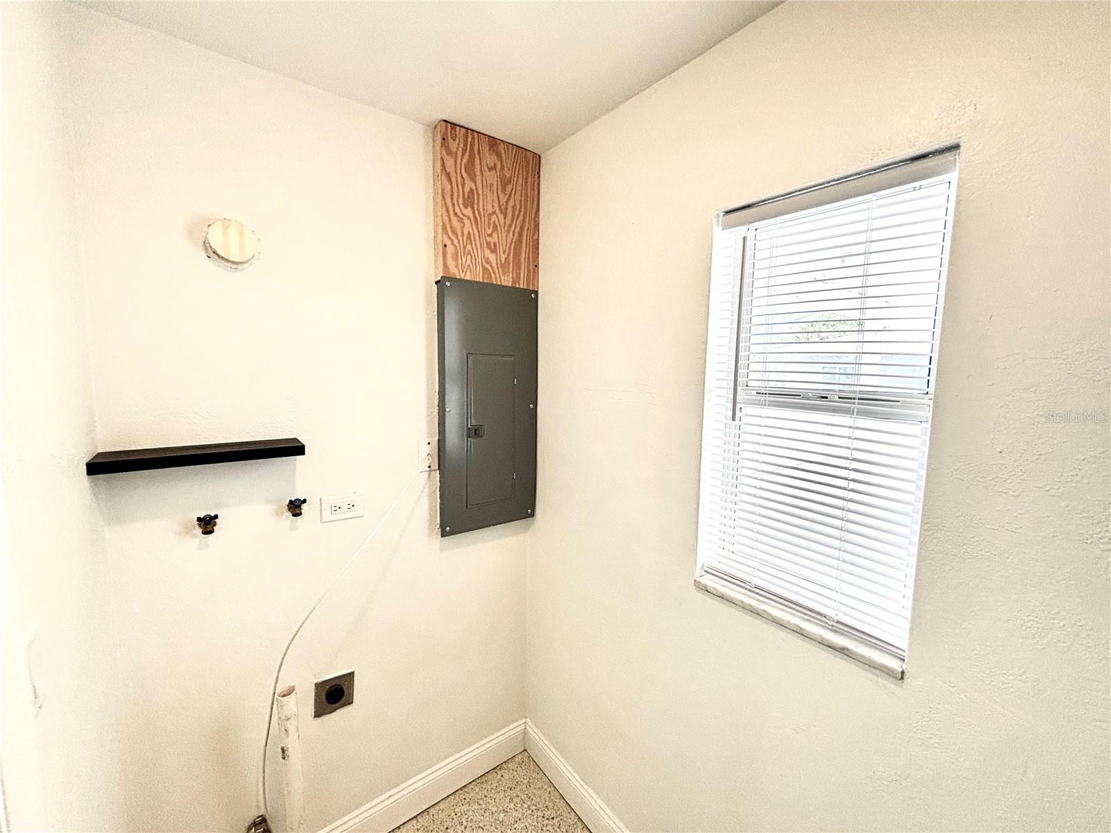 Image 16 of 18 For 2035 36th Avenue N