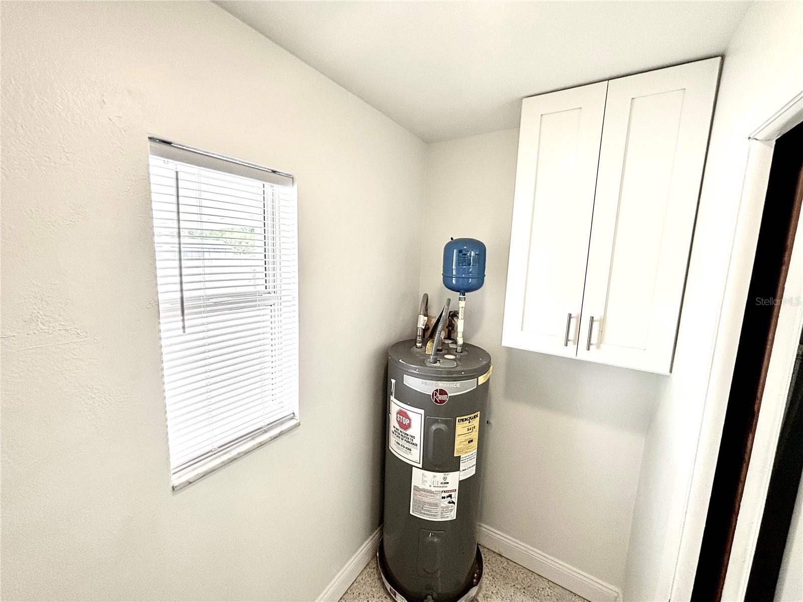 Image 17 of 18 For 2035 36th Avenue N