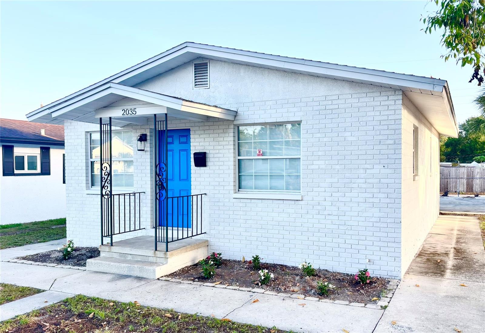 Image 3 of 18 For 2035 36th Avenue N