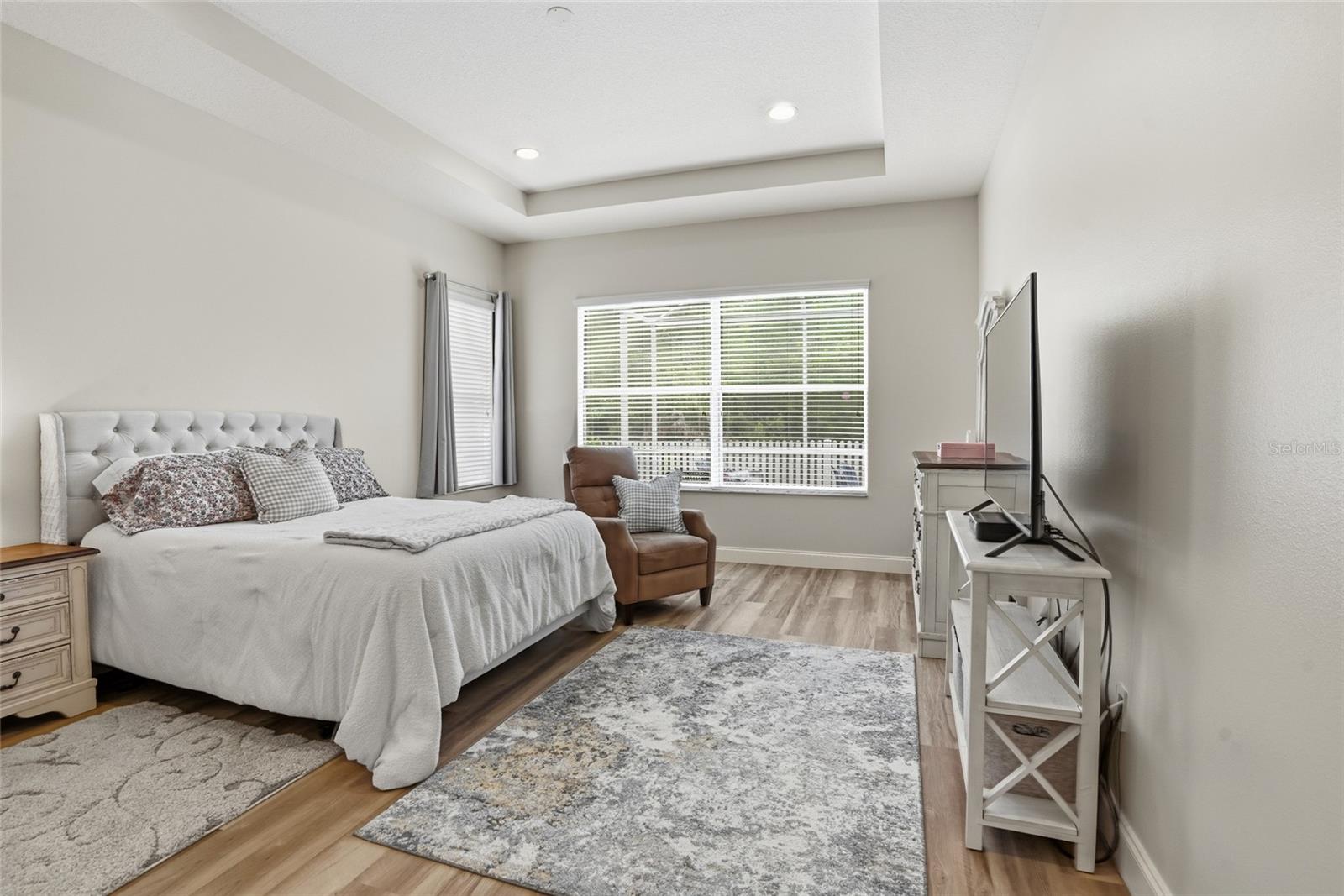 Listing photo id 16 for 4079 Windcrest Drive