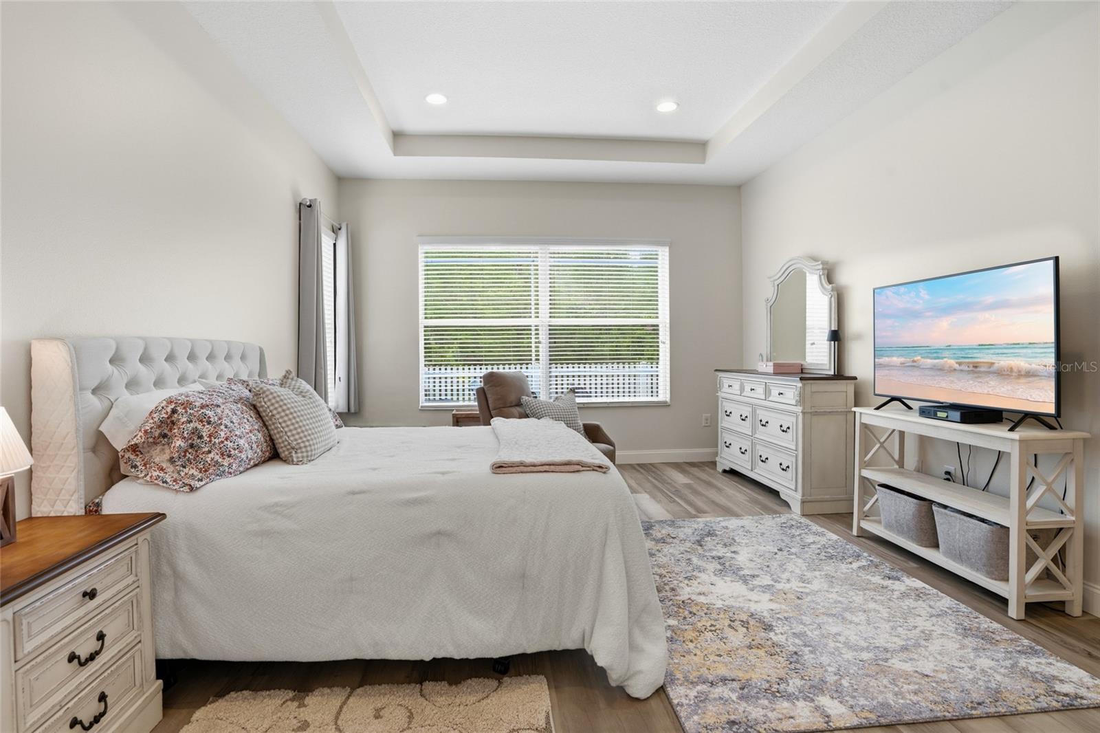 Listing photo id 18 for 4079 Windcrest Drive