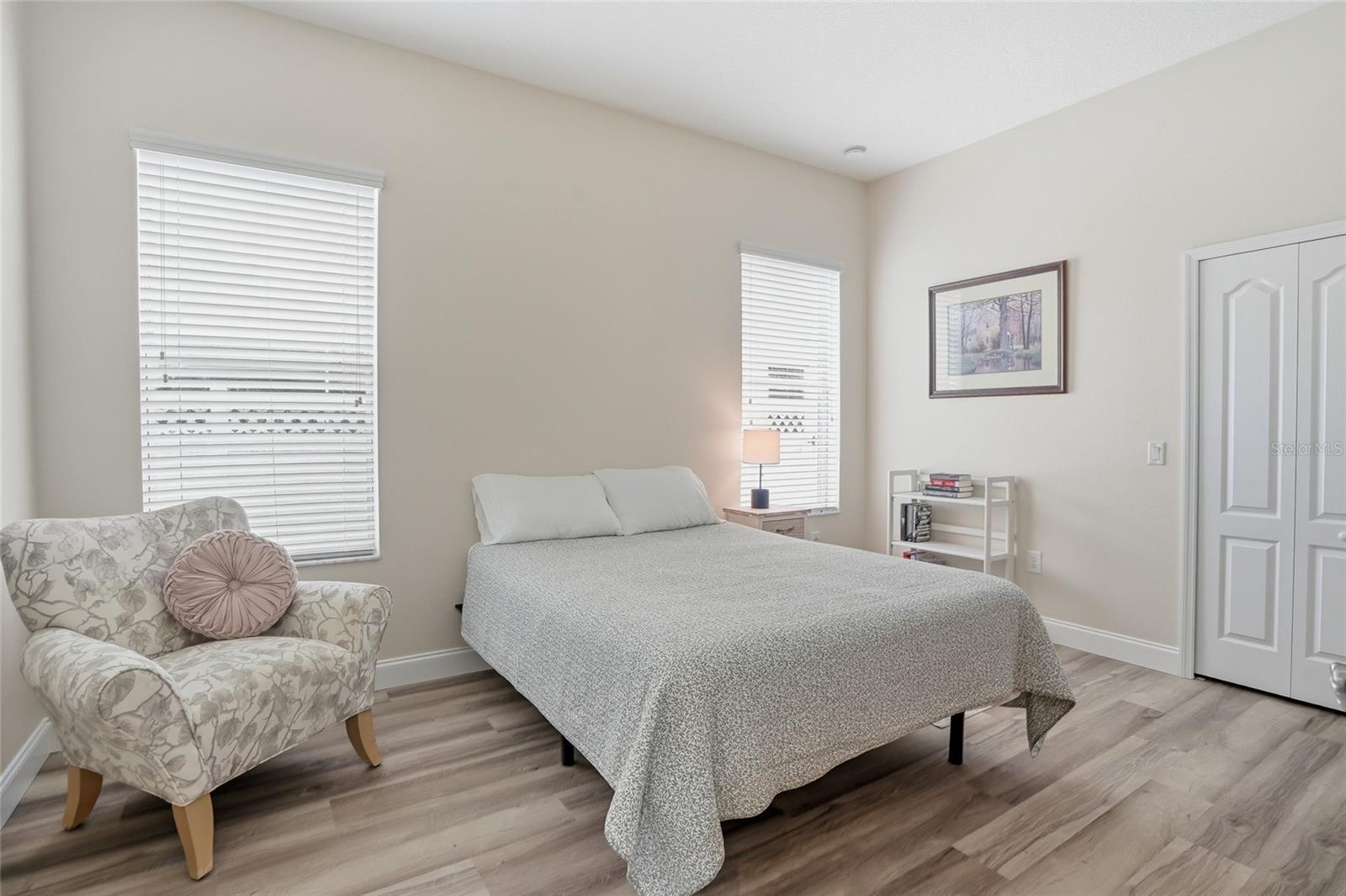 Listing photo id 24 for 4079 Windcrest Drive