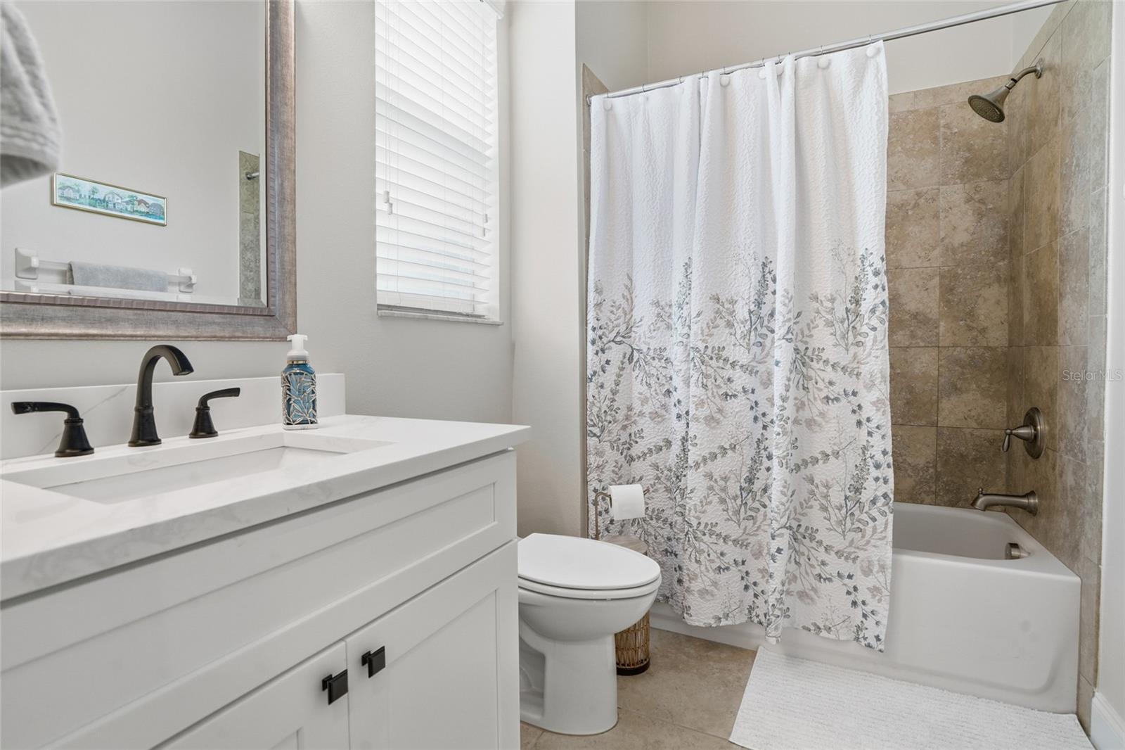 Listing photo id 25 for 4079 Windcrest Drive