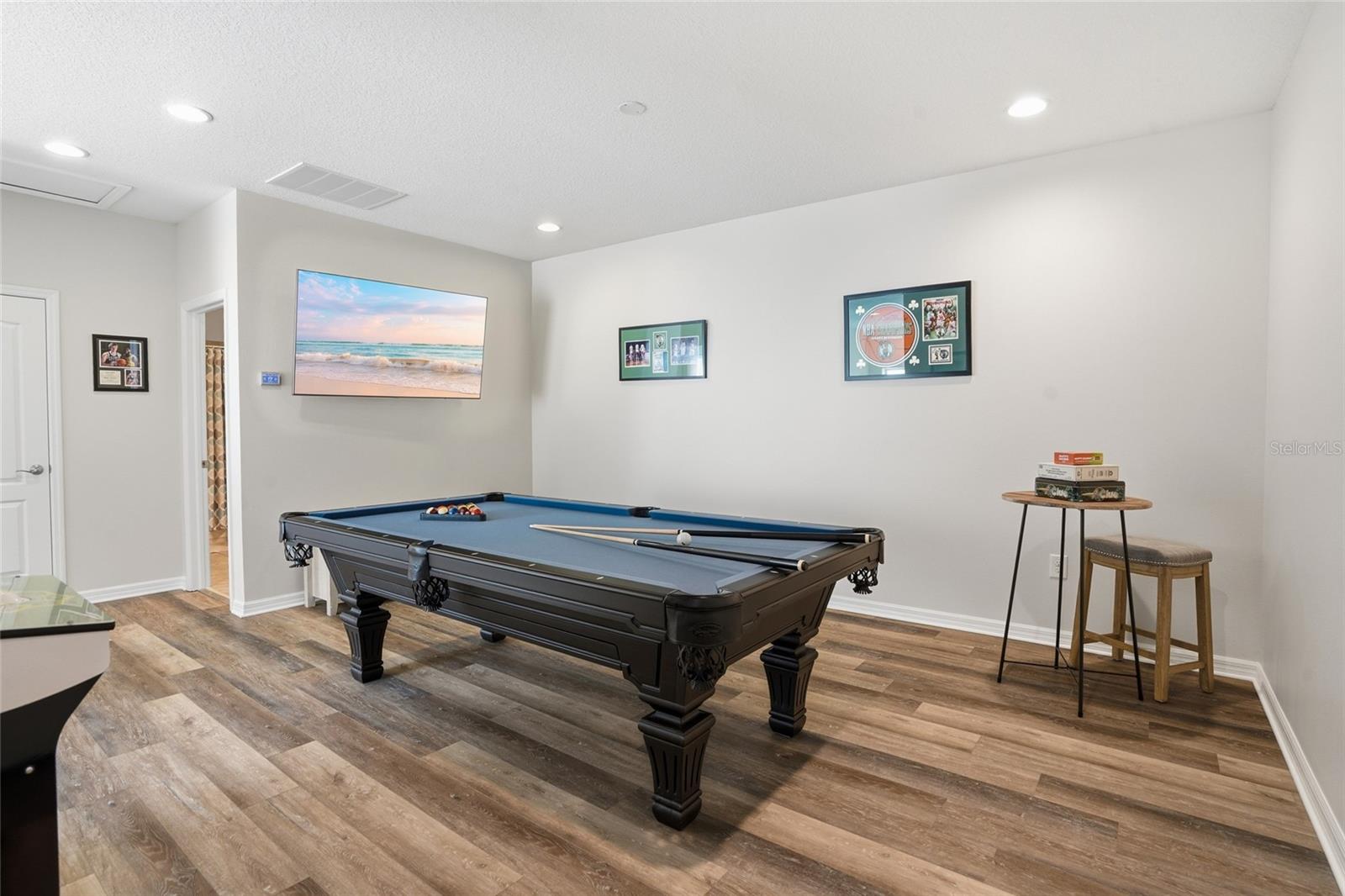 Listing photo id 28 for 4079 Windcrest Drive