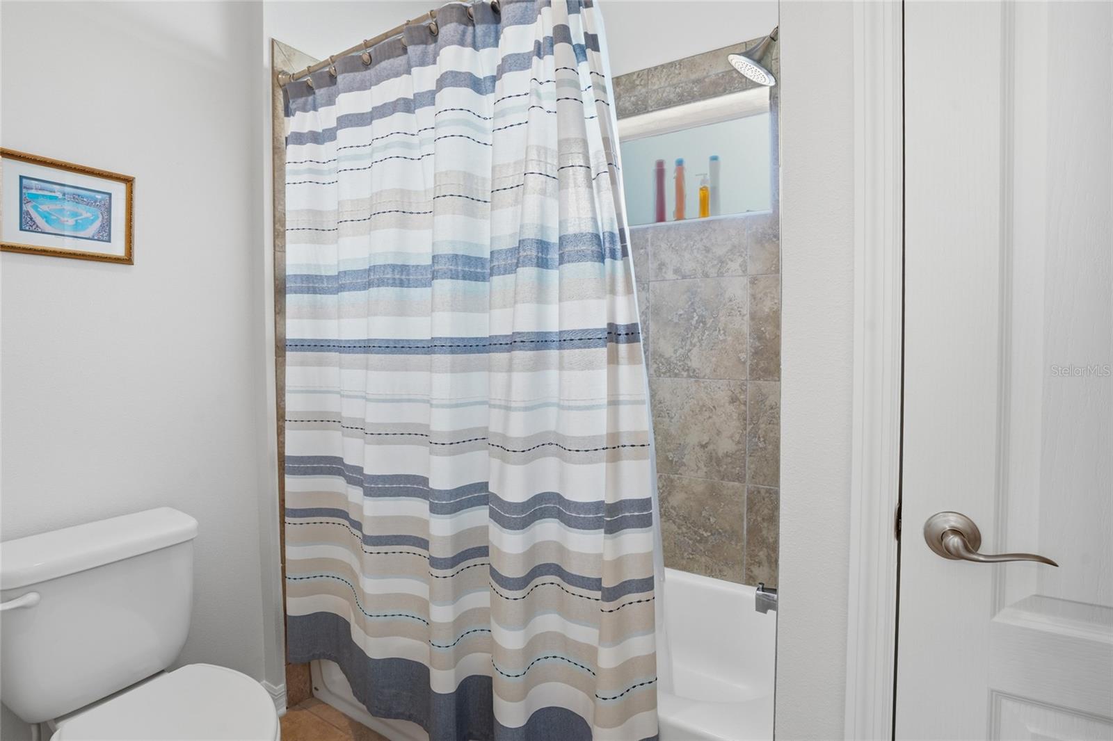 Listing photo id 33 for 4079 Windcrest Drive