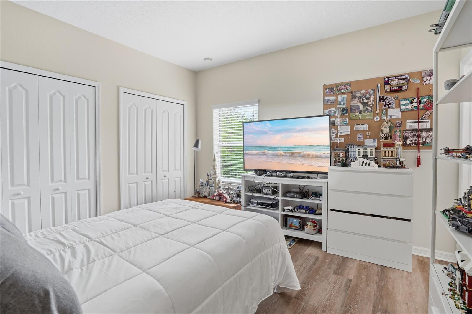 Listing photo id 35 for 4079 Windcrest Drive