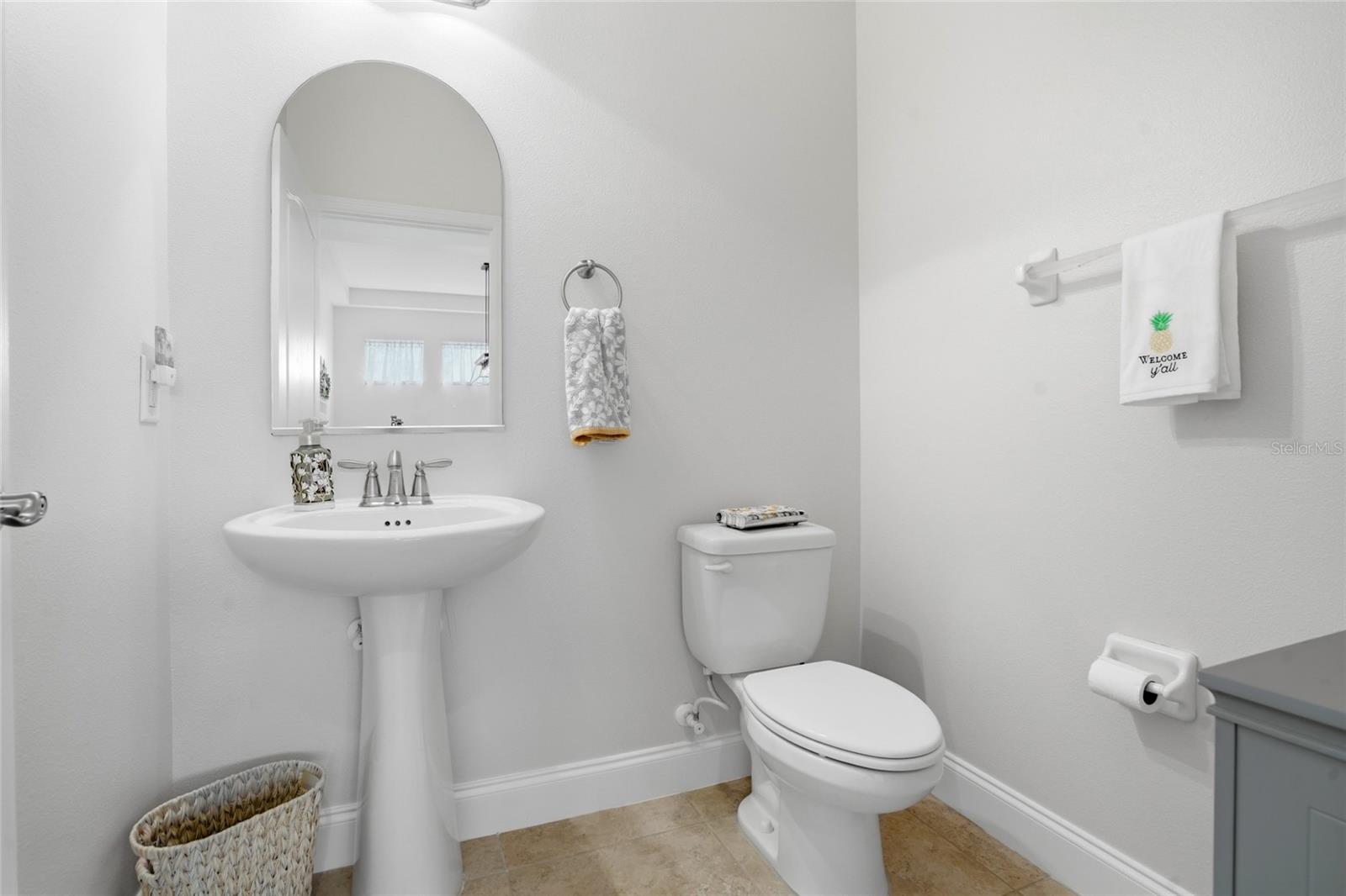 Listing photo id 6 for 4079 Windcrest Drive