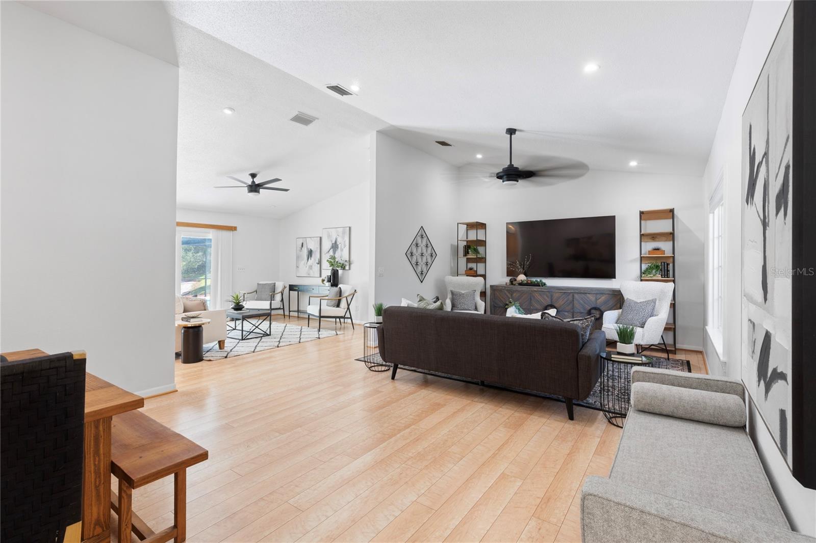 Listing photo id 14 for 5000 Lake Valencia Boulevard W