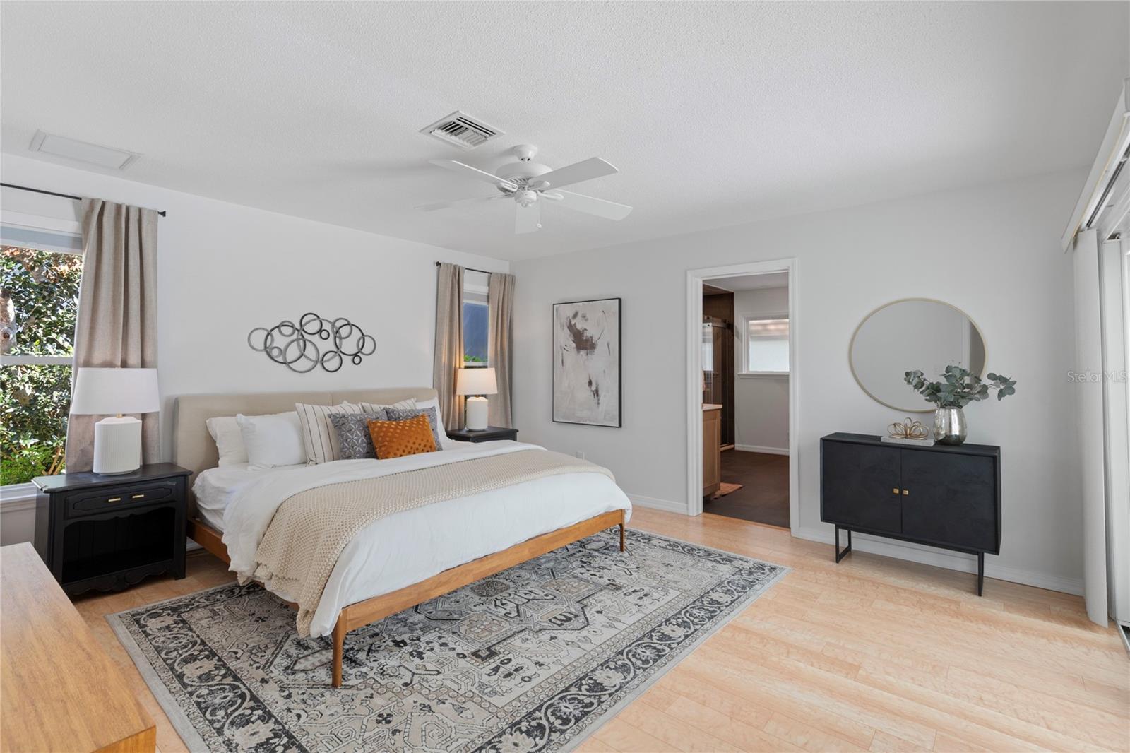 Listing photo id 16 for 5000 Lake Valencia Boulevard W