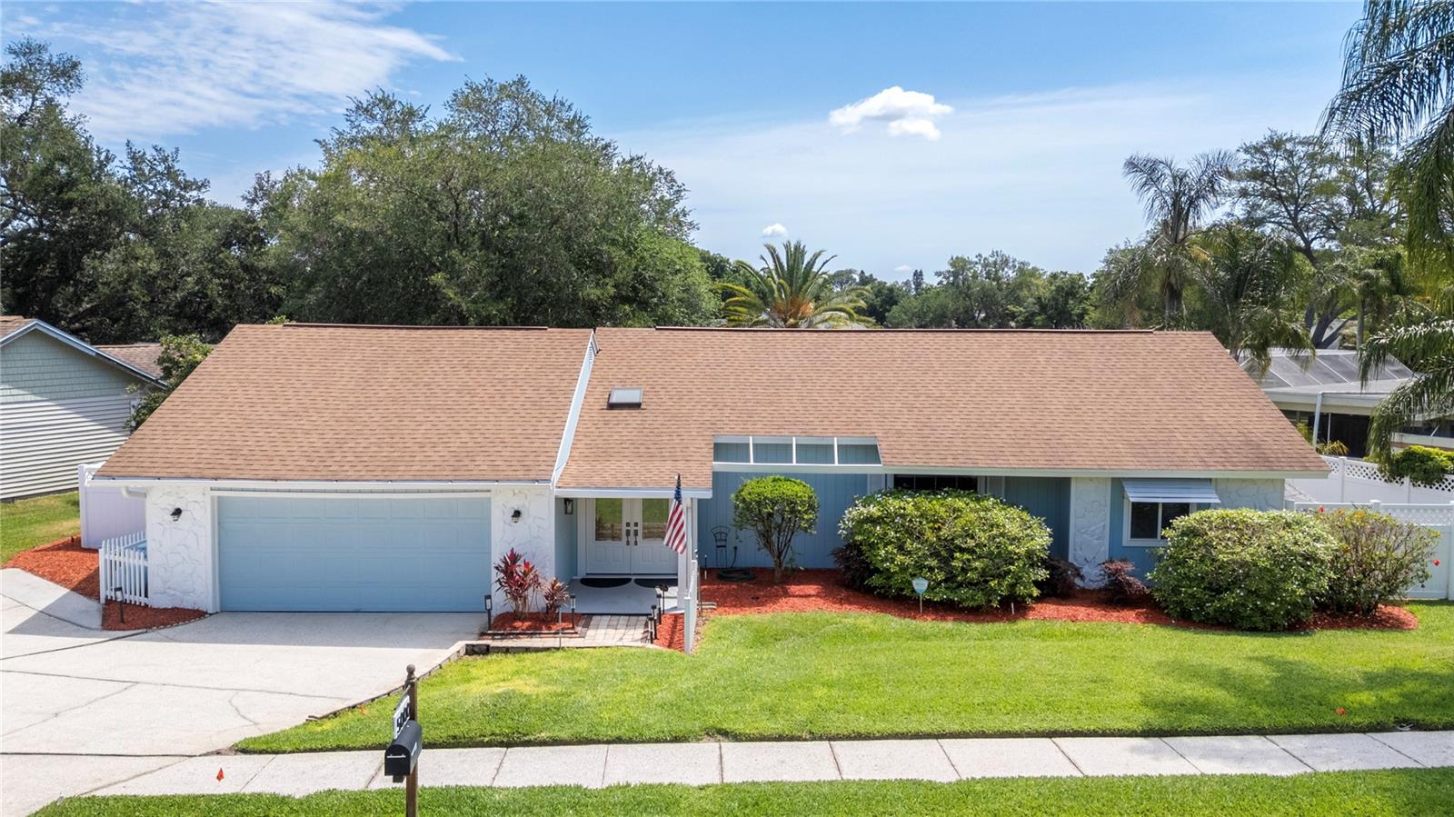 Listing photo id 0 for 5000 Lake Valencia Boulevard W