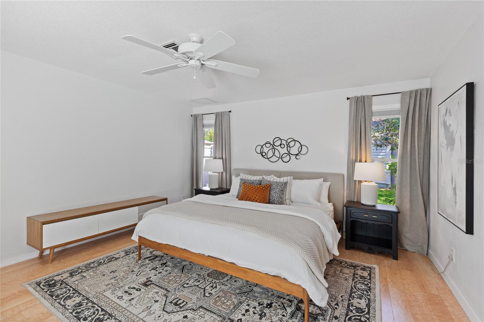 Listing photo id 18 for 5000 Lake Valencia Boulevard W