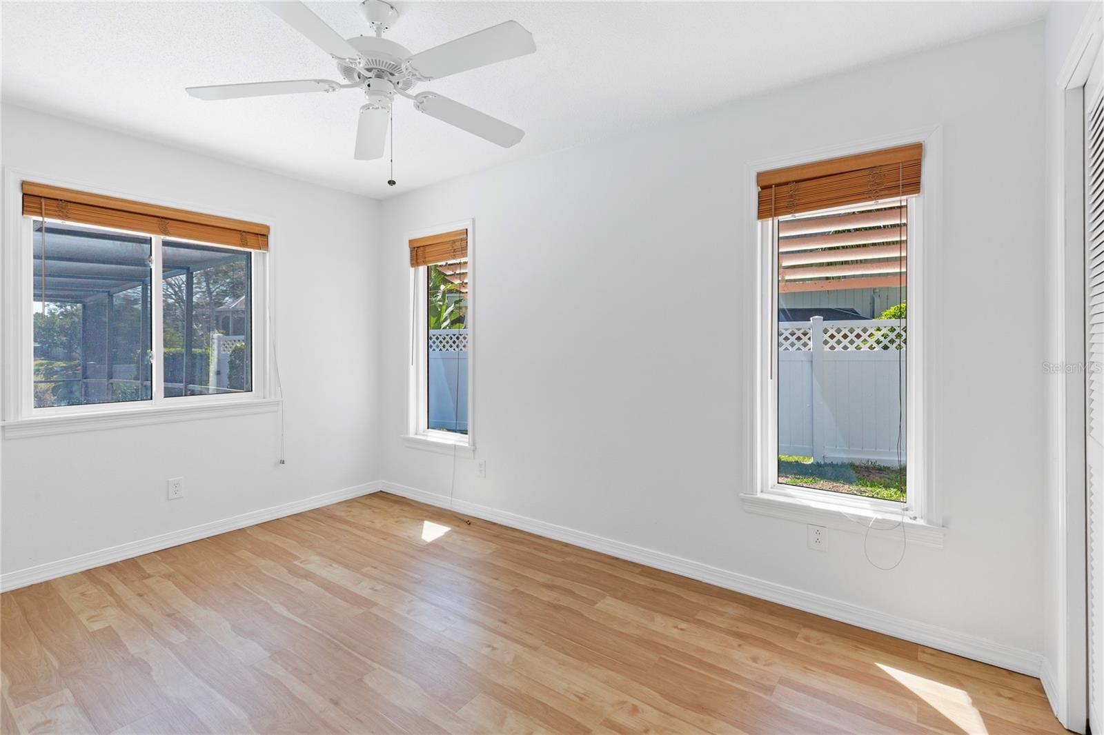 Listing photo id 23 for 5000 Lake Valencia Boulevard W