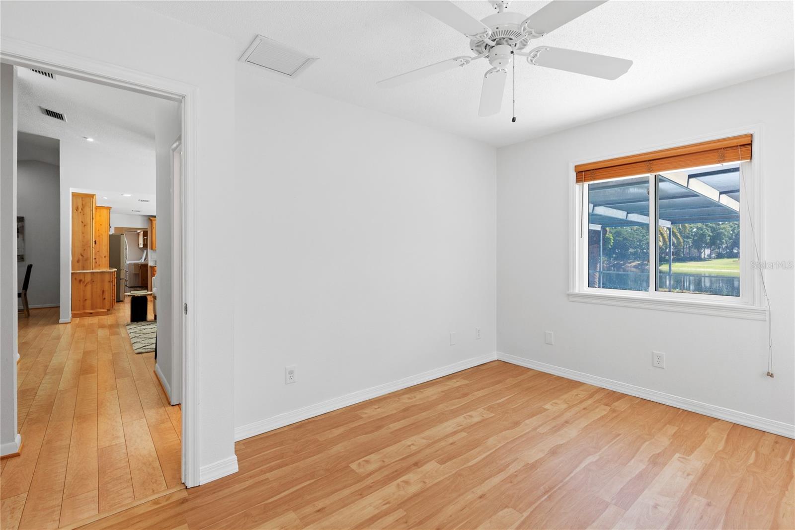 Listing photo id 24 for 5000 Lake Valencia Boulevard W
