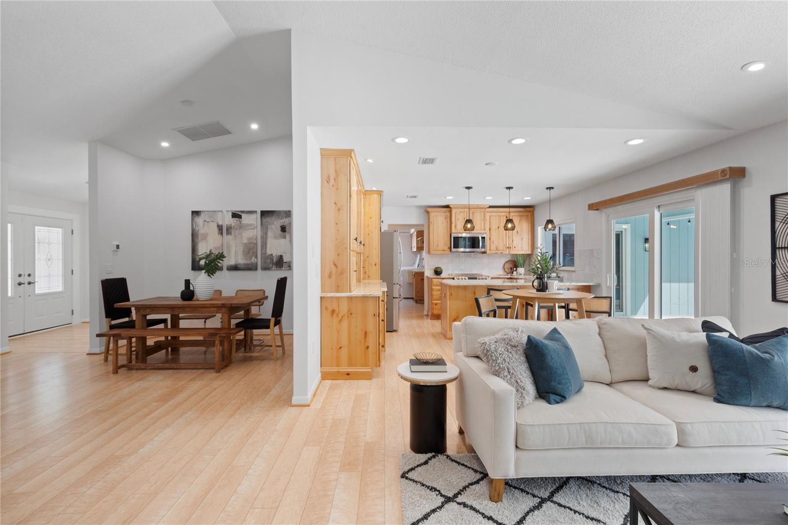 Listing photo id 1 for 5000 Lake Valencia Boulevard W