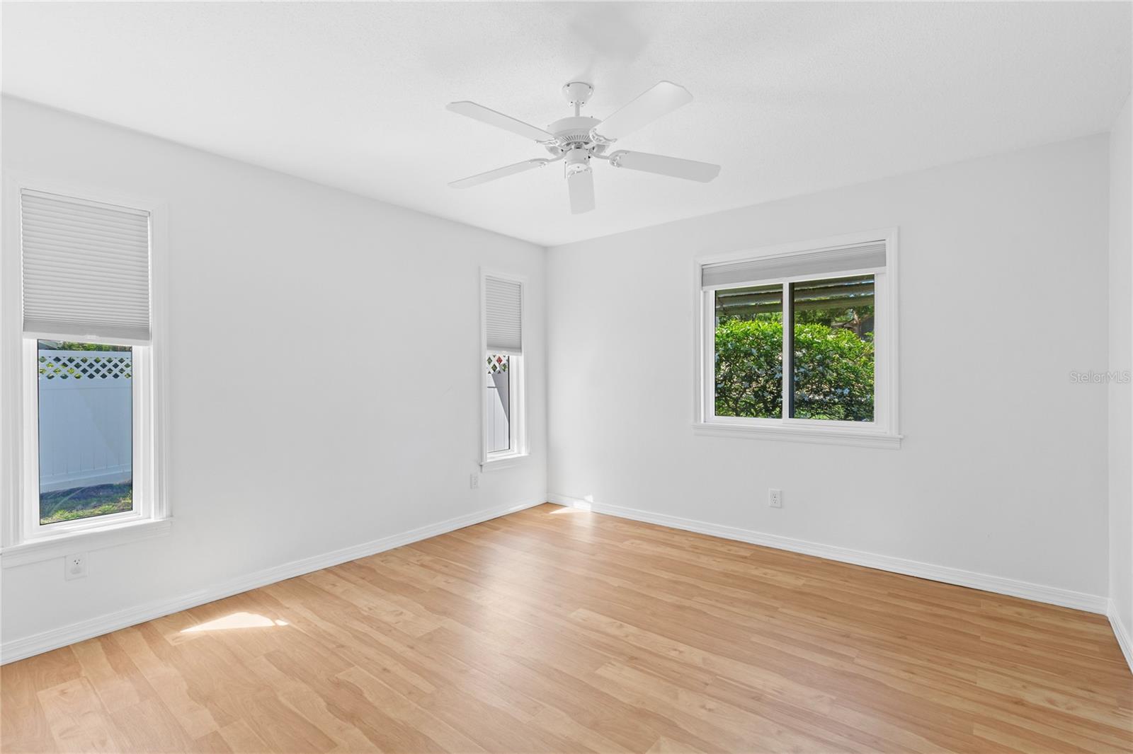 Listing photo id 28 for 5000 Lake Valencia Boulevard W