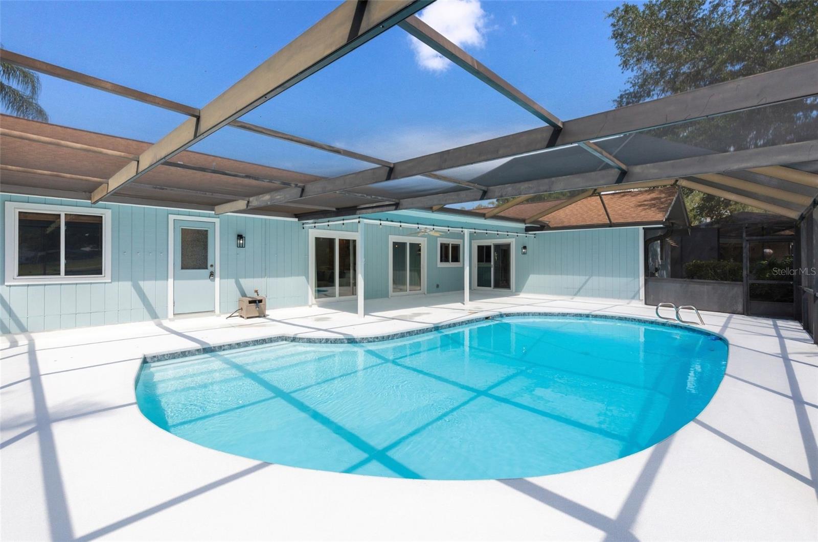 Listing photo id 35 for 5000 Lake Valencia Boulevard W