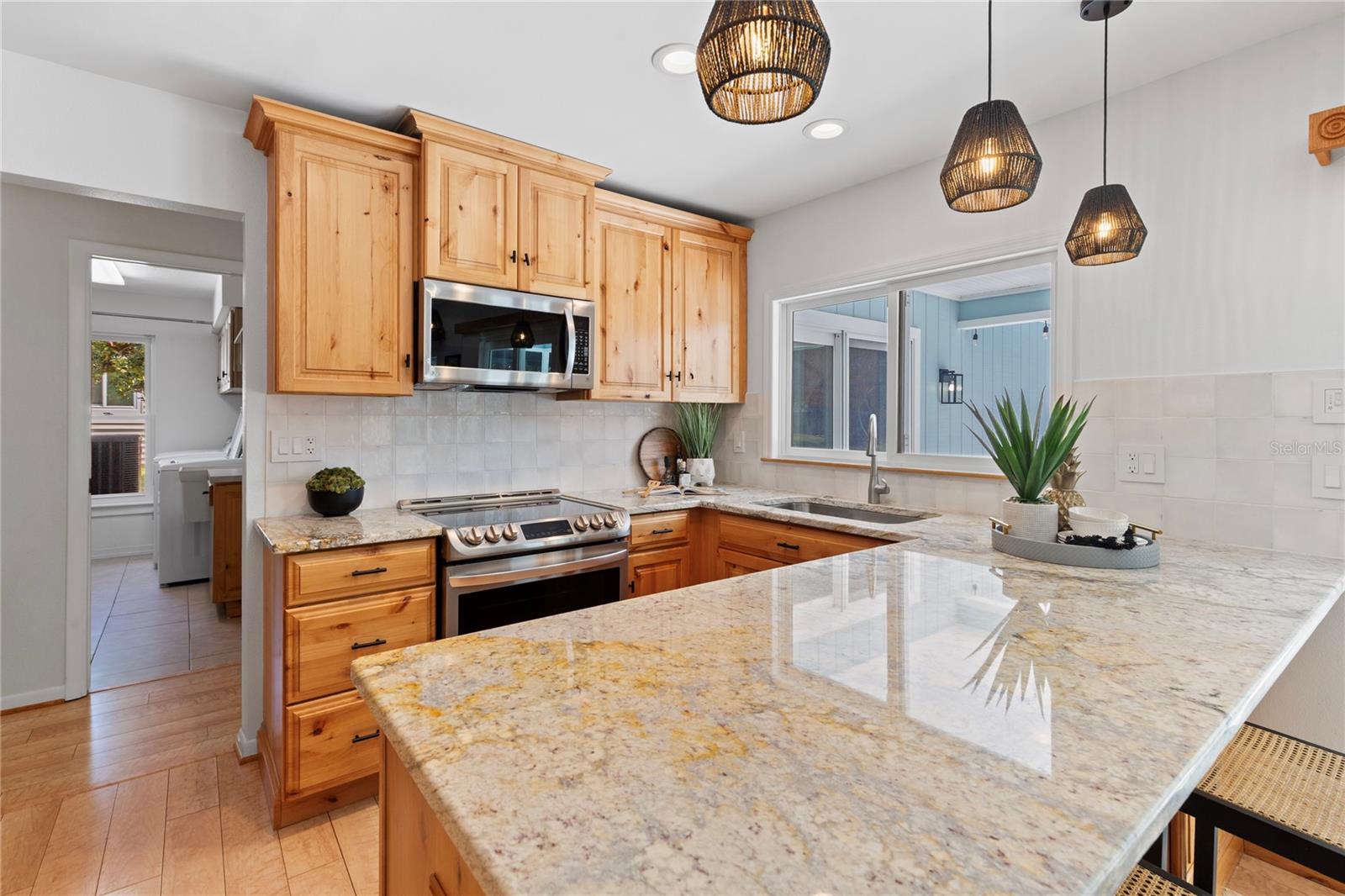 Listing photo id 7 for 5000 Lake Valencia Boulevard W