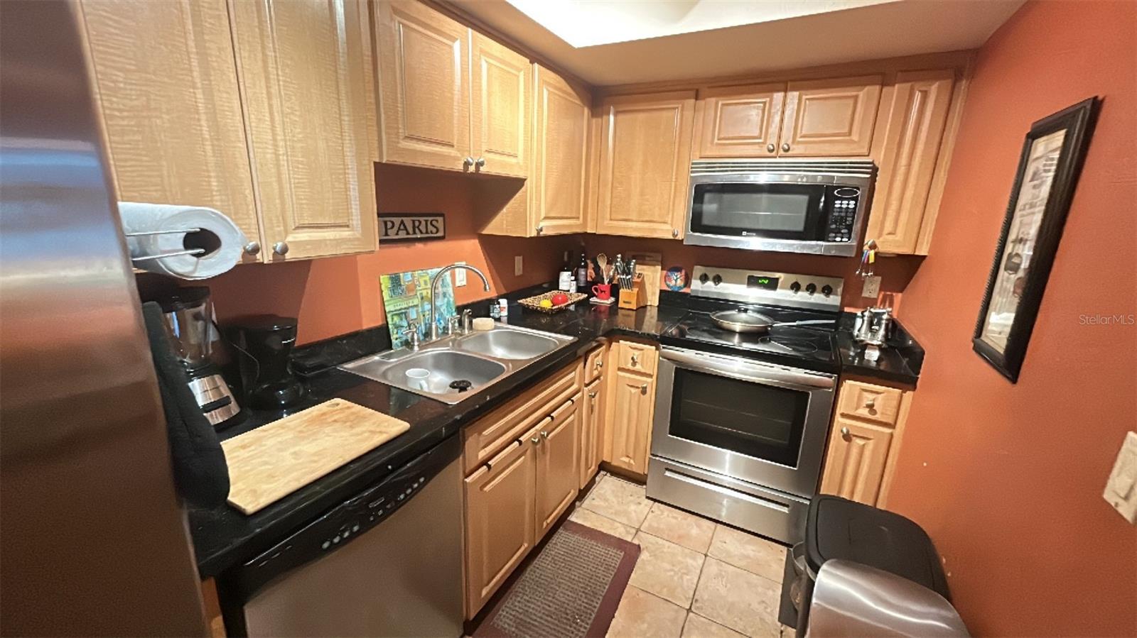 Listing photo id 1 for 3711 Iowa Avenue 115