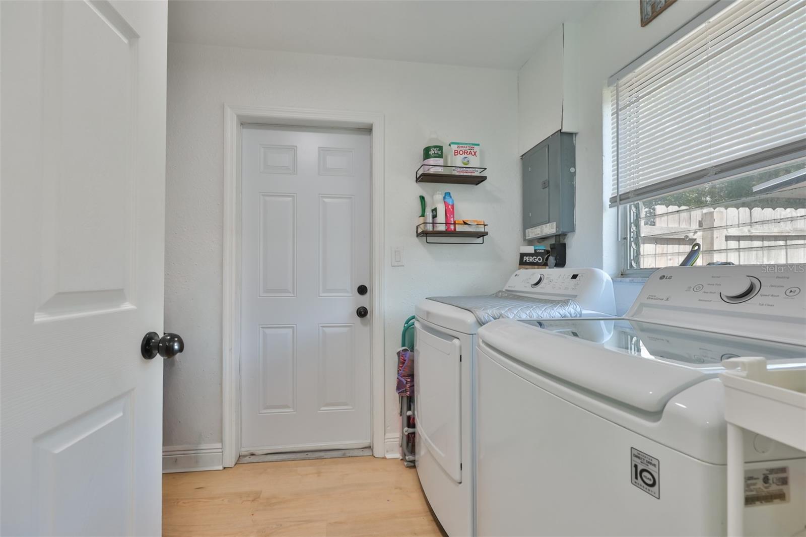 Listing photo id 22 for 8391 59th Lane N