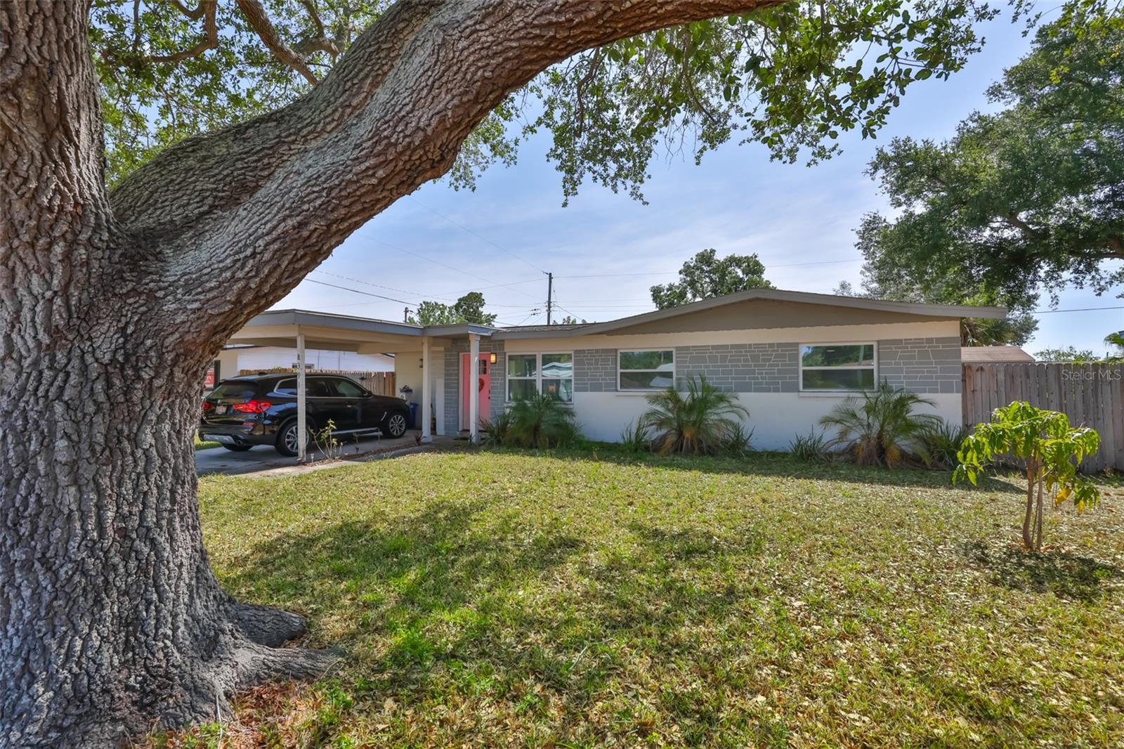 Listing photo id 32 for 8391 59th Lane N