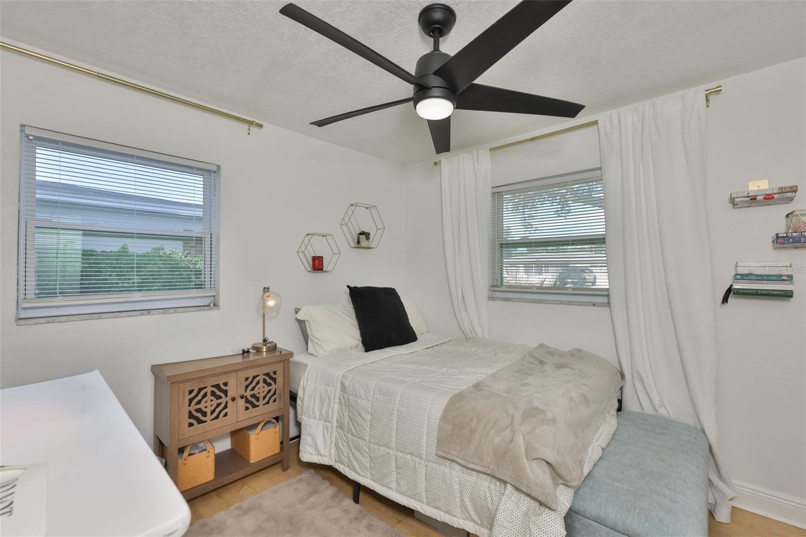 Listing photo id 4 for 8391 59th Lane N